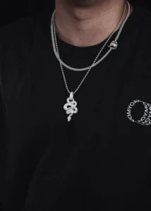 Minimalist_snake_necklaces